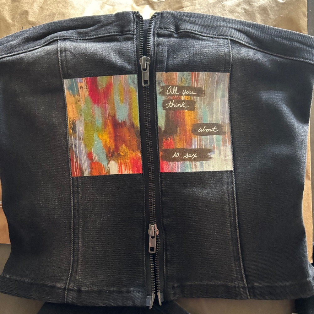 Bodice w/ front zippper and language